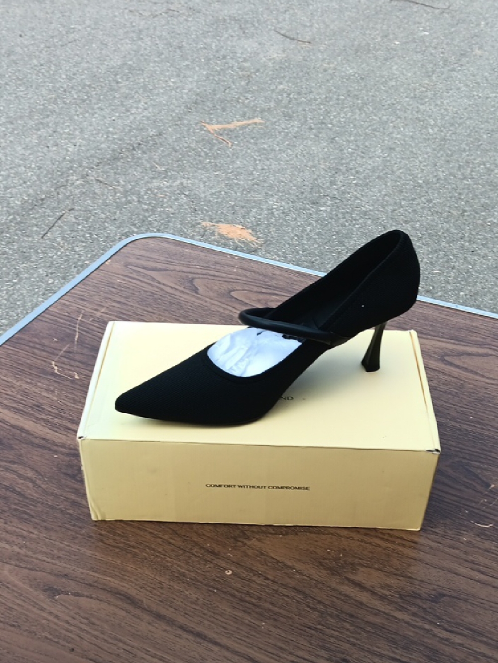 Women's Black Pointed-Toe Mary Jane Heel Pump